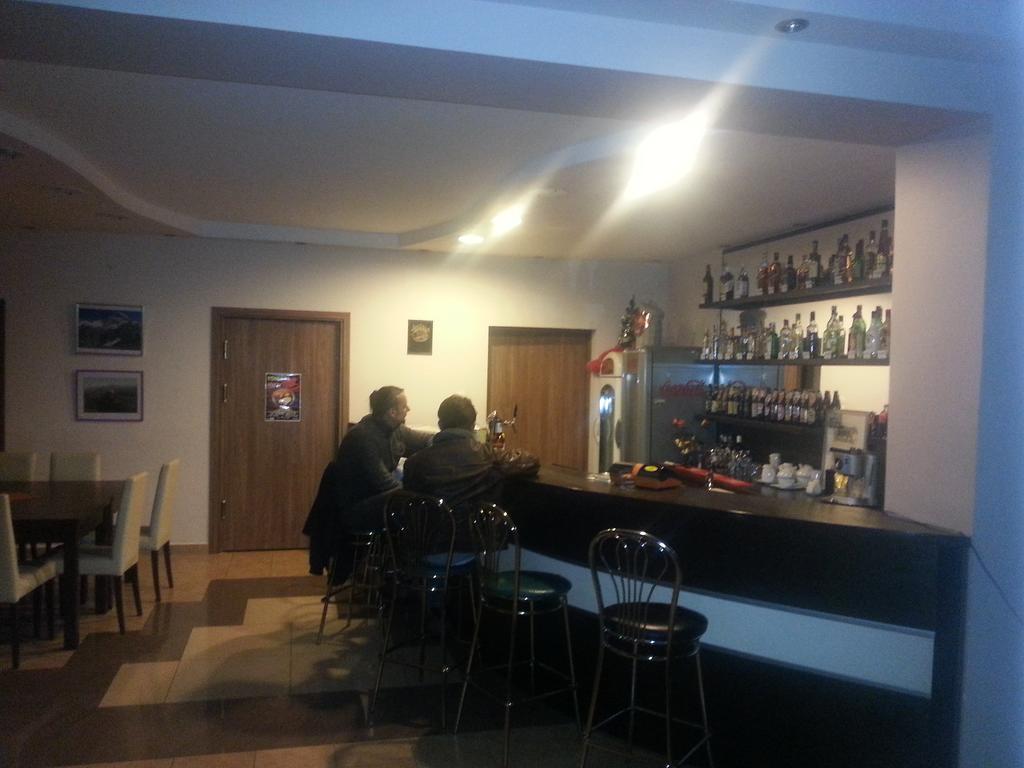 Pensjonat Lew Jaskiniowy Stronie Śląskie Buitenkant foto